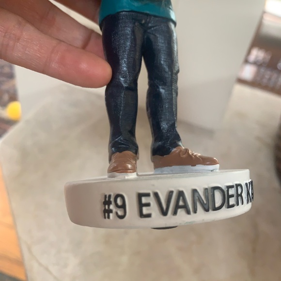 San Jose Sharks Hockey #9 Evander Kane Bobblehead with Chihuahua dog! - Picture 2 of 5